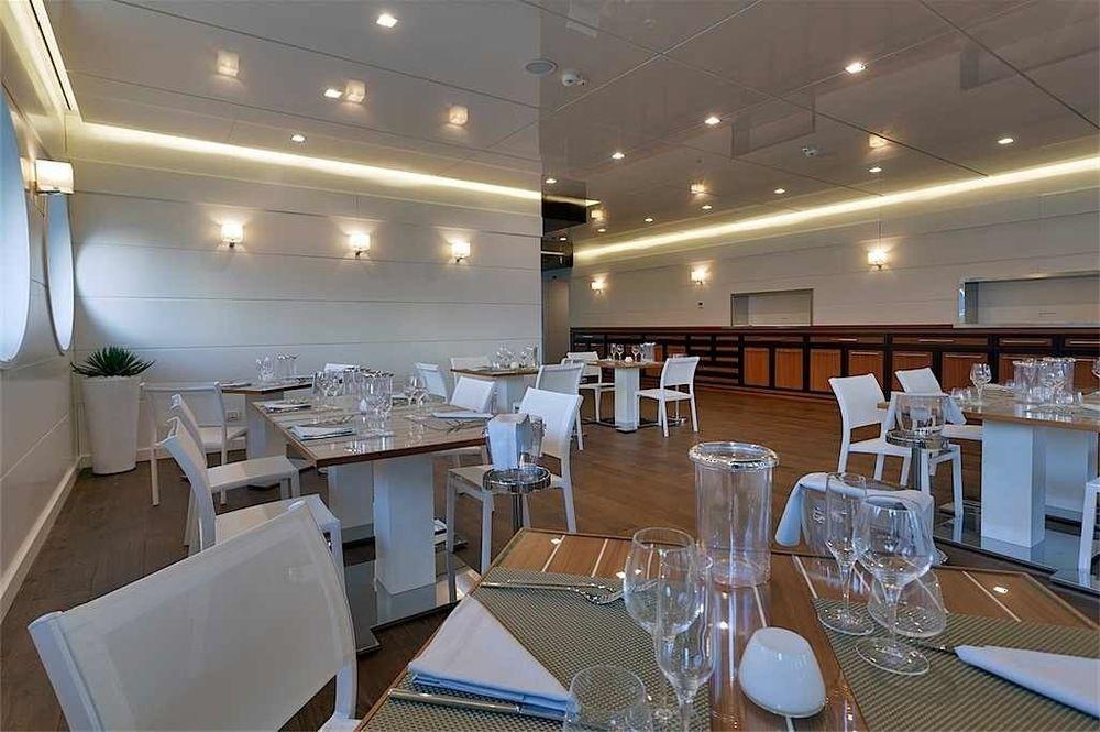 فندق Yacht Club Marina Di لوانو المظهر الخارجي الصورة