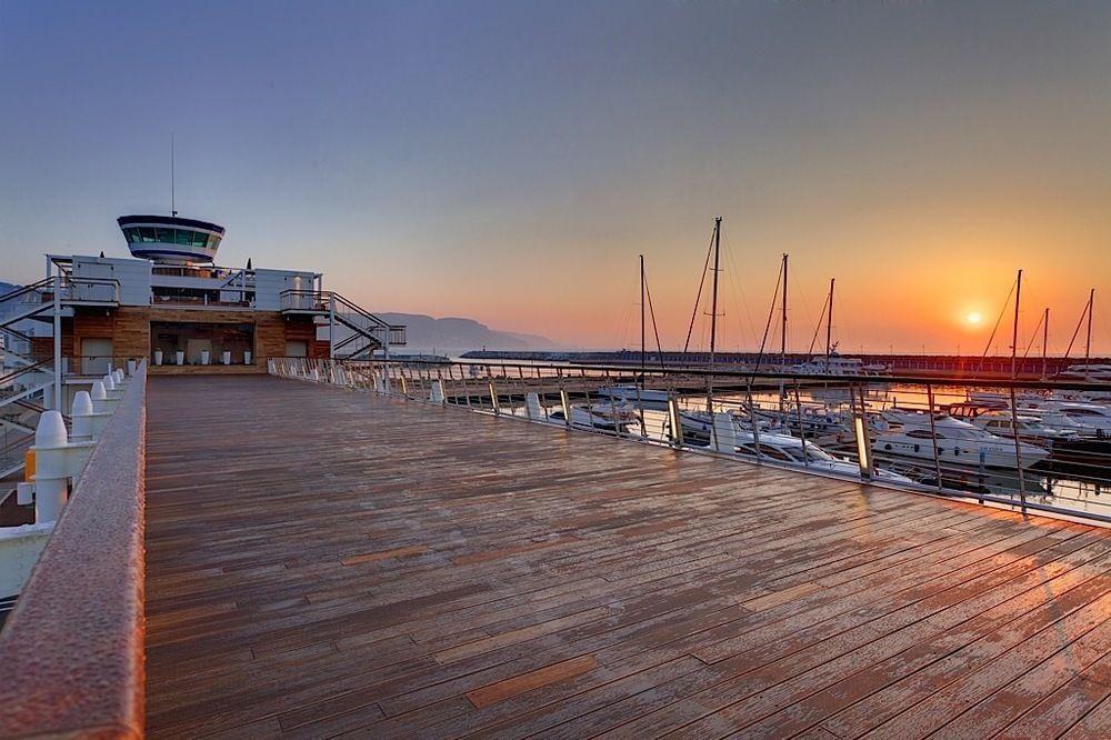 فندق Yacht Club Marina Di لوانو المظهر الخارجي الصورة