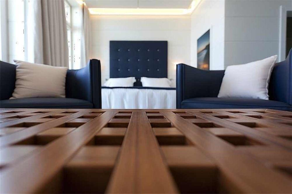 فندق Yacht Club Marina Di لوانو المظهر الخارجي الصورة