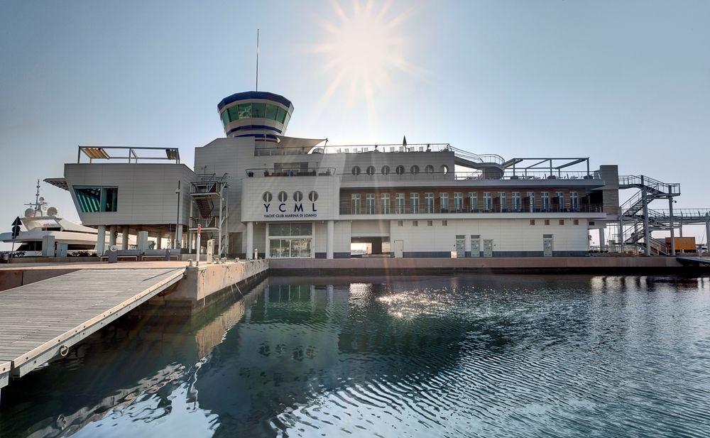 فندق Yacht Club Marina Di لوانو المظهر الخارجي الصورة