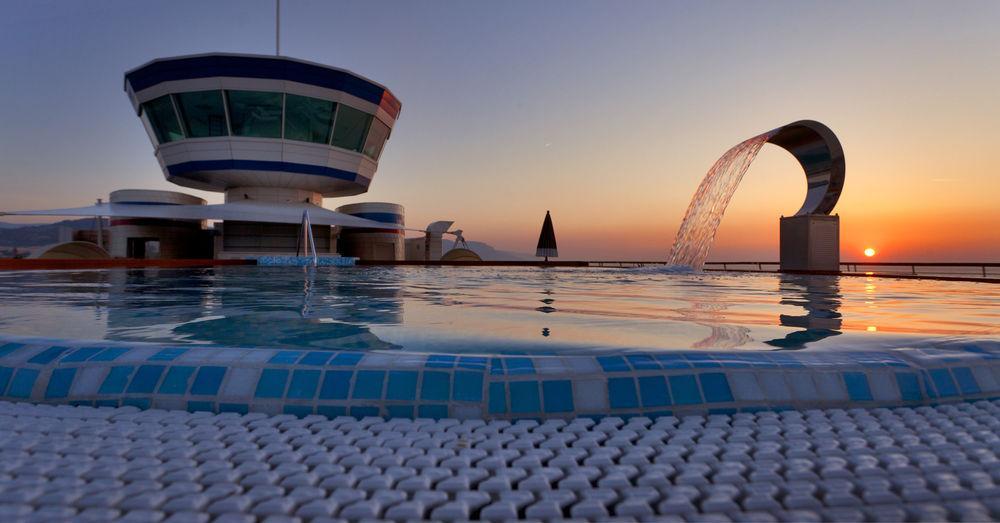 فندق Yacht Club Marina Di لوانو المظهر الخارجي الصورة