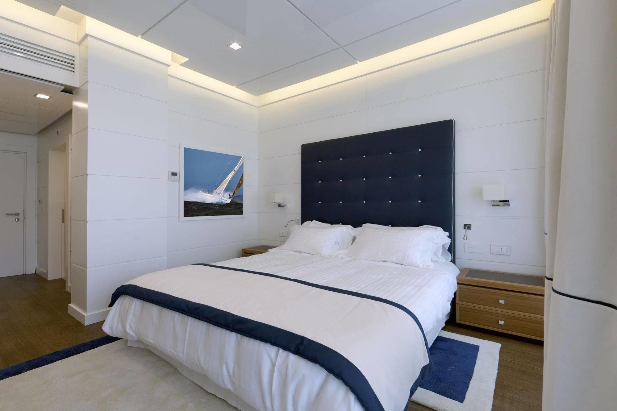 فندق Yacht Club Marina Di لوانو المظهر الخارجي الصورة