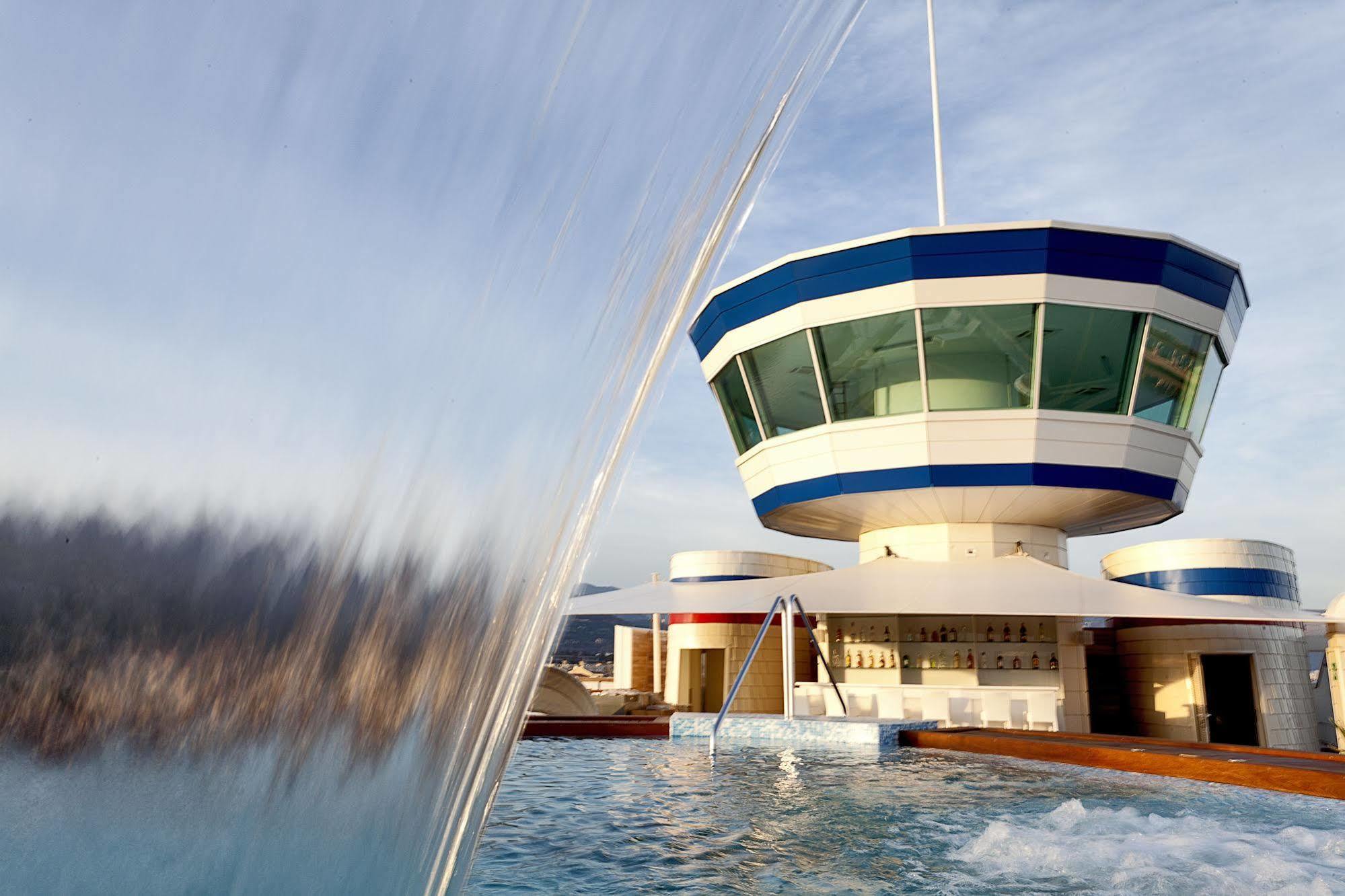 فندق Yacht Club Marina Di لوانو المظهر الخارجي الصورة