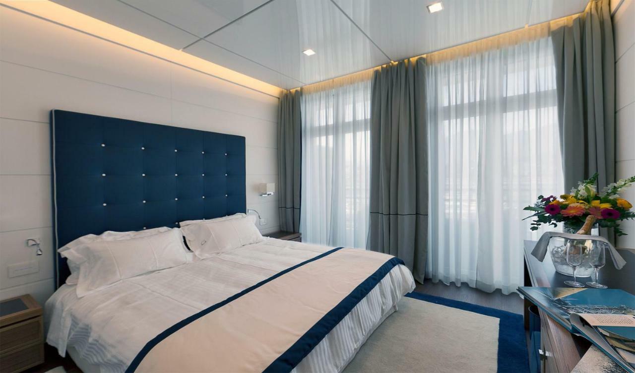 فندق Yacht Club Marina Di لوانو المظهر الخارجي الصورة